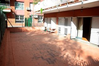 Piso en Madrazo, 86. Primera planta con gran patio frente a jardines