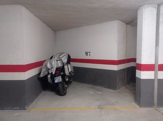 Rent Motorcycle parking in Plaza de les corts valencianes, 3. Se alquilan plazas de moto en ma gran manzana