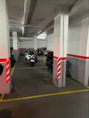 Alquiler Parking coche en Gran via corts catalanes, 1092. Parking coche pequeño + moto