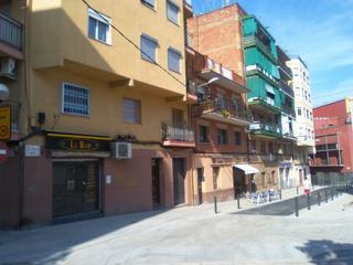 Local Comercial a Carrer de faus 22. Ideal para cualquier pequeño negocio u oficinas.