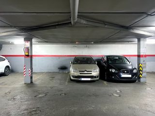 Alquiler Parking coche en Avinguda marques de montroig, 64. Plaza de parking en alquiler para coche pequeño