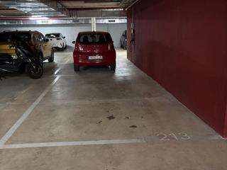 Lloguer Aparcament cotxe a Passatge dels rosers 4. Bien ubicada