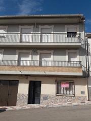 Pis a Calle de montoro 39. Piso amplio cerca sierra de cazorla