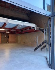 Affitto Locale commerciale in Carrer puig sobira, 2. Local comercial