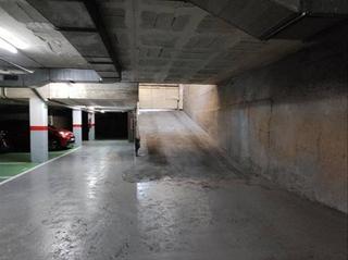 Car parking in Carrer de sant salvador 65. Plaza de parking en venta