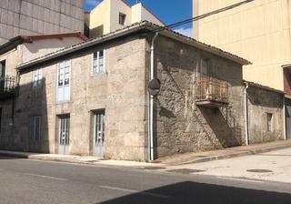 Casa a Avenida do xeneral salgado 33. Casa de cantería en venta en monterroso