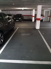 Location Parking voiture à Carrer sant genís 2. Párquing edificio de el cortijo. centro de blanes