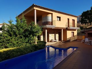 Chalet en Avinguda mas bohera, 18. Fantástica casa individual con jardín y piscina