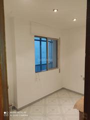 Pis a Carrer riu éssera 15. Vivienda semi-reformada para entrar a vivir