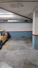 Parking coche en C. santa margarida, 31. Plaza de parking en venta