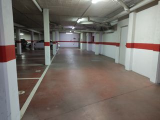Parking coche en Carrer migdia, 7. 1 o 2 plazas de garaje en venta