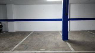 Alquiler Parking coche en Carrer monturiol, 28. Fantástica plaza de aparcamiento coche grande