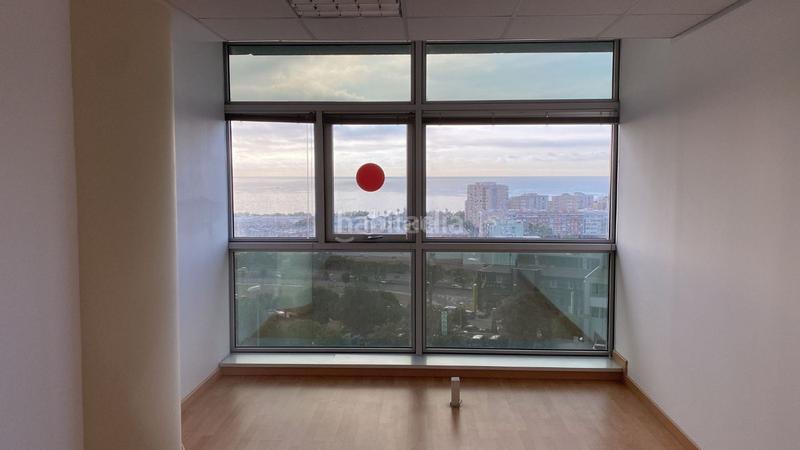 Foto 0ab6bcad-51cf-4a72-903a-54a9c498517f. Affitto ufficio in passatge de la plana 14 in Centre Badalona