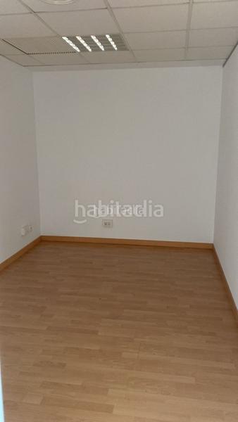 Foto 09905594-3742-4b64-850a-05e70bcae2f5. Location bureau dans passatge de la plana 14 dans Centre Badalona