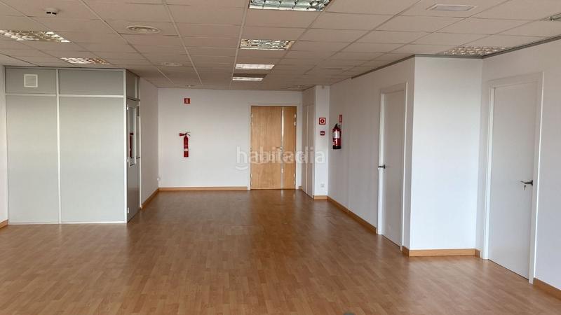 Foto 0f040f80-b735-4540-b3a7-3f2d82397b2a. Location bureau dans passatge de la plana 14 dans Centre Badalona