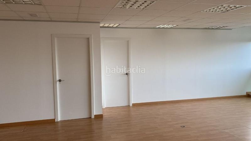 Foto 4920300f-1ca4-44c7-8162-5e14c11c7d5e. Miete büro in passatge de la plana 14 in Centre Badalona