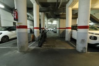 Rent Motorcycle parking in Avinguda rio de janeiro, 99. Amplia plaza para moto