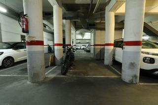 Lloguer Aparcament de moto a Avinguda de rio de janeiro 97. Amplia plaza para moto