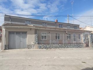 Maison à Calle larga 21. Ocasión!!! para entrar a vivir