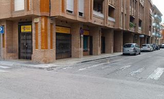 Location Local commercial à Carrer de migdia 11. Local en alquiler, grande y luminoso