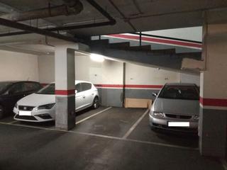 Parking voiture à Carrer prat de la manta 61. Plaza parking vehículo pequeño