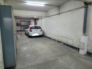 Car parking in Carrer ciutadella, 27. Parking de vecinos, sólo 8 plazas