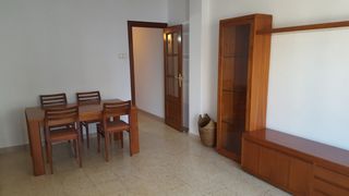 Alquiler Piso en Carrer guitard,. Piso de 4 dormitorios