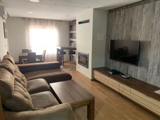 Casa adossada a Calle burdeos 14. Triplex en venta