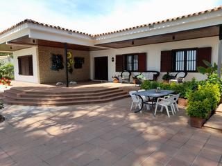 Chalet à Carrer verge de montserrat 12. Chalet unifamiliar en almoster - tarragona