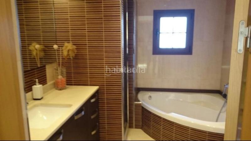 Foto f3d16bf7-7df0-4eca-94f7-70f8a68bb120. Chalet en calle alemania 30 chalet unifamiliar independiente en Roquetas de Mar