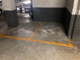 Rent Motorcycle parking in Carrer de bolívia 126. Plaza parquing para moto ( aislada )