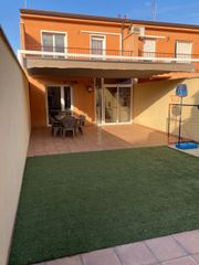 Casa adosada en Teuleria, 23. Casa adossada en venta a juneda