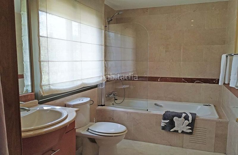 Foto 21b5f5b1-b453-4633-8c10-6243c740bcc1. Alquiler casa adosada en urbanizacion la meridiana 28 fantástica casa adosada en nagueles alto en Marbella