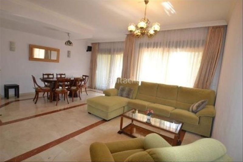 Foto 2589b934-b27f-4386-adba-c0816103a5f4. Alquiler casa adosada en urbanizacion la meridiana 28 fantástica casa adosada en nagueles alto en Marbella