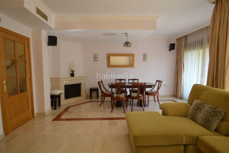 Foto c0384e48-b3bf-447e-8b70-938cf1195675. Alquiler casa adosada en urbanizacion la meridiana 28 fantástica casa adosada en nagueles alto en Marbella