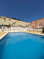 Casa adosada en Extremadura, 15. Adosado unifamiliar en zona residencial