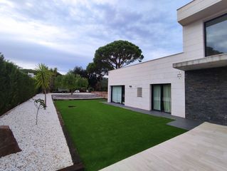 Casa en Calle costa gallina,. Espectacular casa en llavaneres