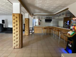 Local Comercial a Avinguda de la selva 13. Esquinero 600m 2 plantas + terraza y almacen bar