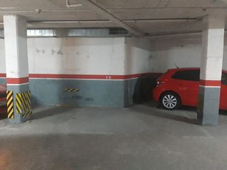 Alquiler Parking coche en Carrer vicenç fonolleda, 33-39. Se vende o se alquila plaza de parquing