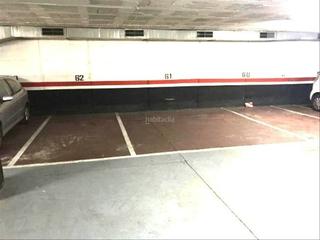 Aparcament cotxe a Carrer de sallarès i pla 144. Gran plaza de pkg coche + plaza de moto