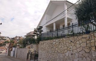 House in Carrer arc 5. Casa grande y espaciosa de 4 plantas del año 1990
