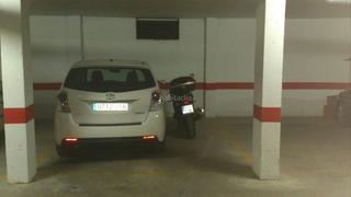Aparcament cotxe a Calle sábalo 14. Amplia plaza de garaje