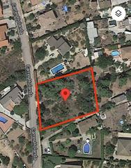 Terreny residencial a Carrer holanda 6. Terreno plano urbano 1875m2