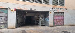 Autoparkplatz in Carrer d'armengol 3. Sant pere, sta. caterina i la ribera / plaça de ma