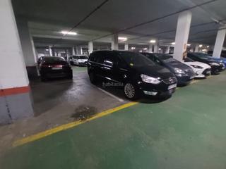 Rent Car parking in Carrer de tarragona 96. Plaza de parquing en roma 2000 sants-pl españa