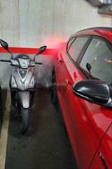 Lloguer Aparcament cotxe a Carrer de valència 602. Plaza de parquing coche grande y 2 motos/trastero