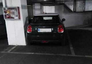 Rent Car parking in Carrer de joan miró 3. Alquiler de garaje con seguridad en calle joan mir