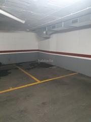 Location Parking voiture à Carrer de rafael casanova 161. Alquiler plaza coche