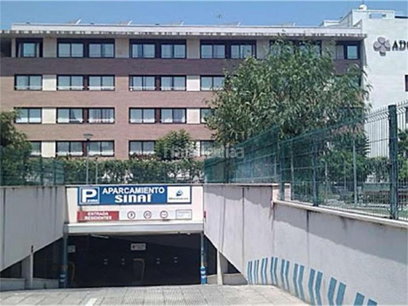 Foto b41e9b53-8908-4ac7-8593-4e01d375b82b. Aparcament cotxe a calle paco gandía 13 a San Pablo Sevilla