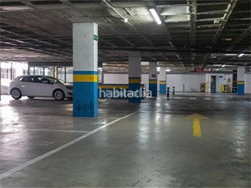 Foto dd2e5fe3-1536-47c6-b019-504ee056f13c. Aparcament cotxe a calle paco gandía 13 a San Pablo Sevilla